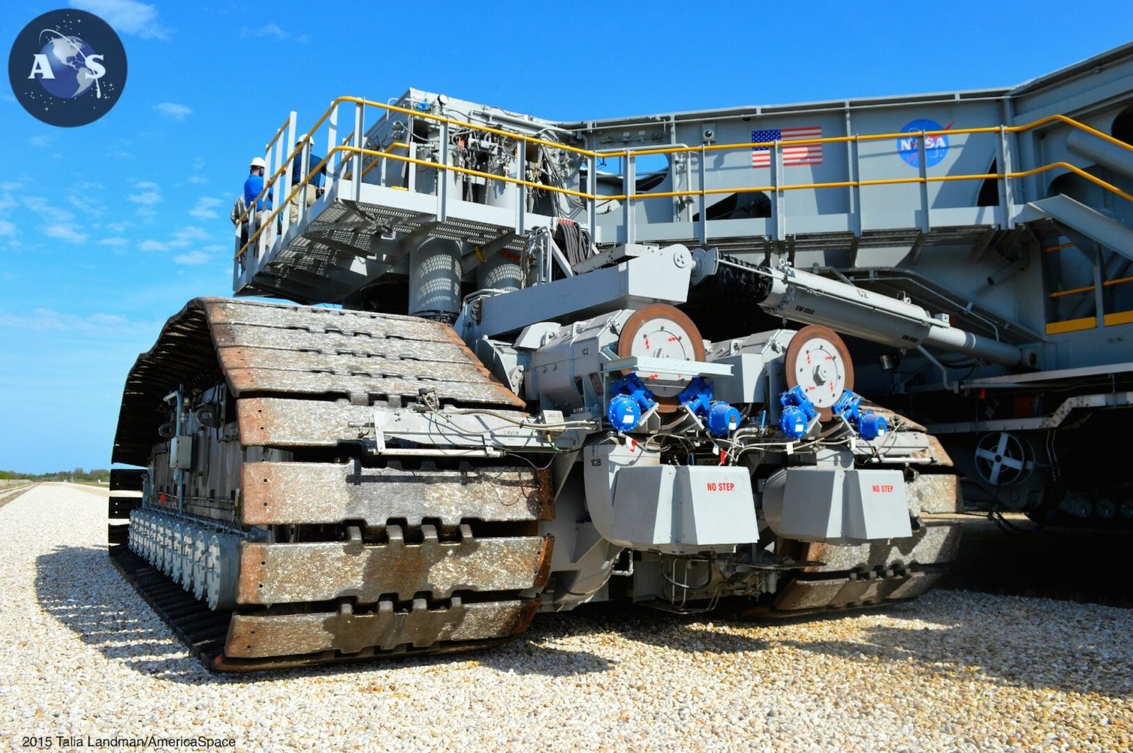 NASA's Upgraded Crawler Transporter-2 Takes Test Drive With SLS ...